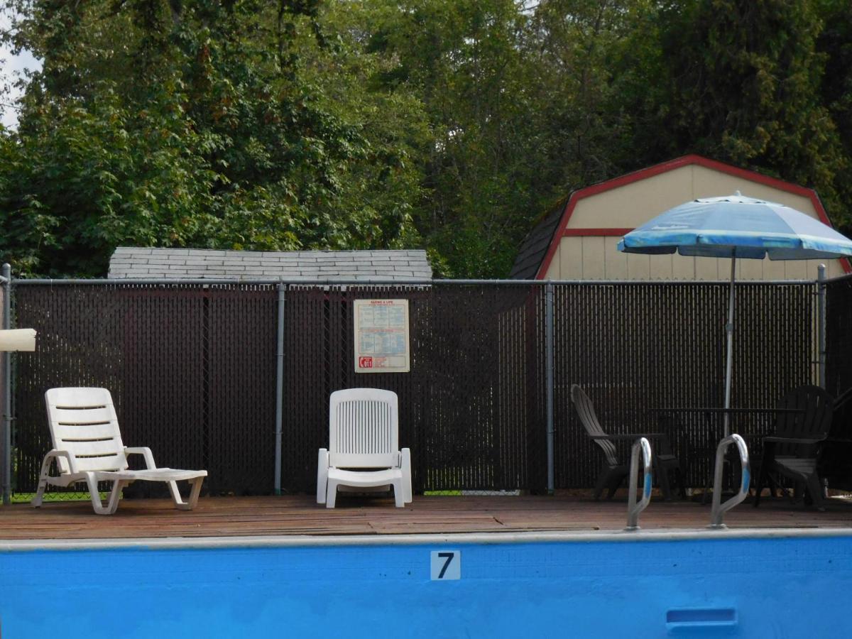 Travelodge By Wyndham キャニオンビル エクステリア 写真