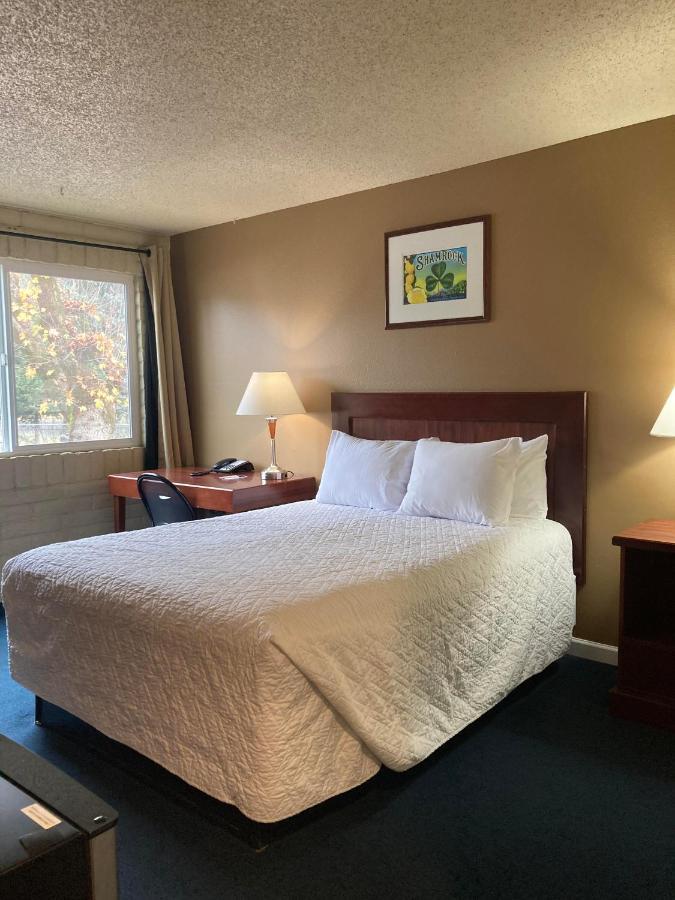 Travelodge By Wyndham キャニオンビル エクステリア 写真