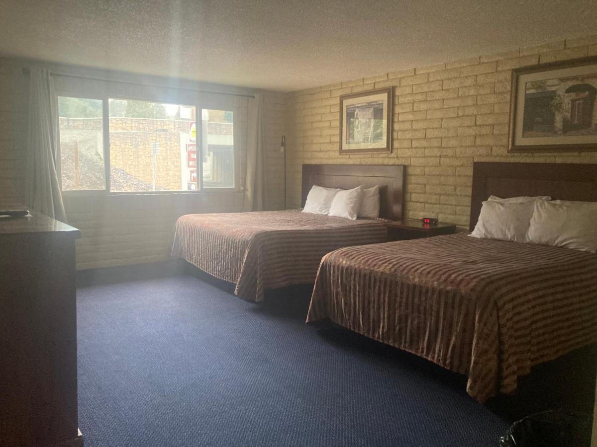 Travelodge By Wyndham キャニオンビル エクステリア 写真